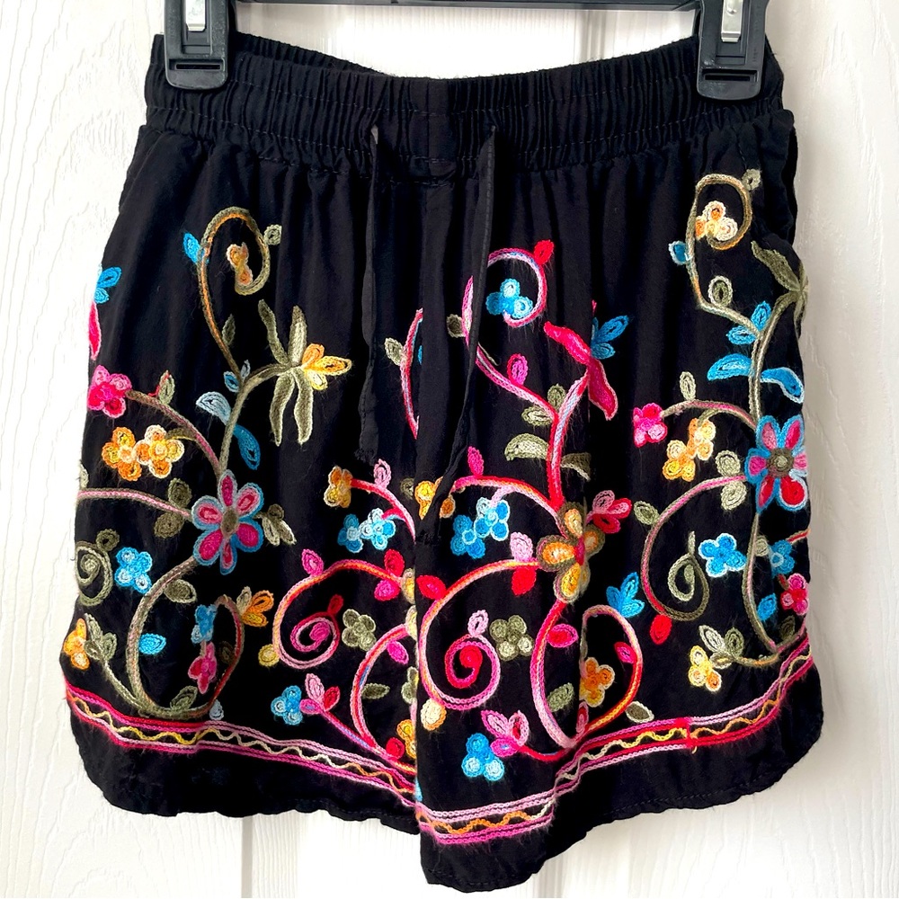 Embroidered shorts